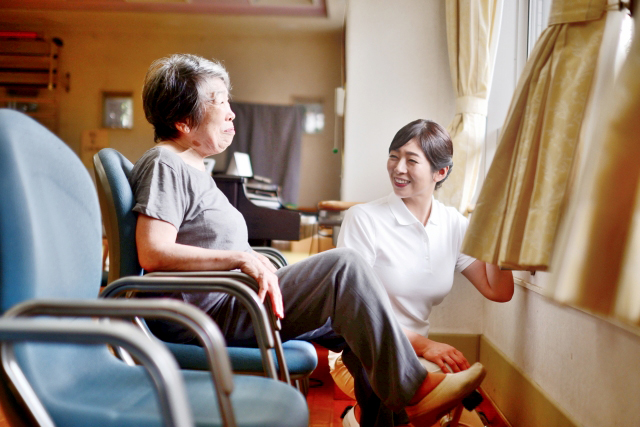 入居者と看護師